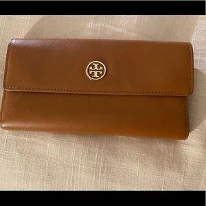 Tory Burch women’s wallet